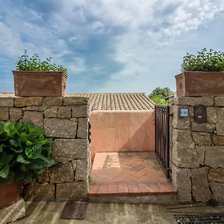 Guesthost - Seaview With Garden & Veranda Lejlighed *
