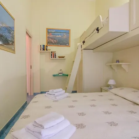 Guesthost - Seaview With Garden & Veranda Appartement