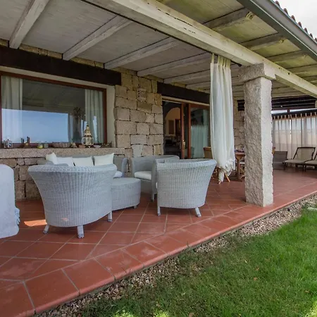 Guesthost - Seaview With Garden & Veranda