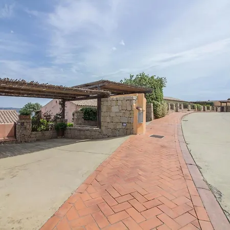 Guesthost - Seaview With Garden & Veranda